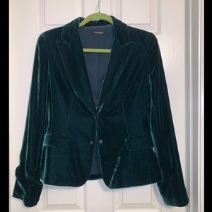 Tahari, velvet snap closure tailored jacket. M